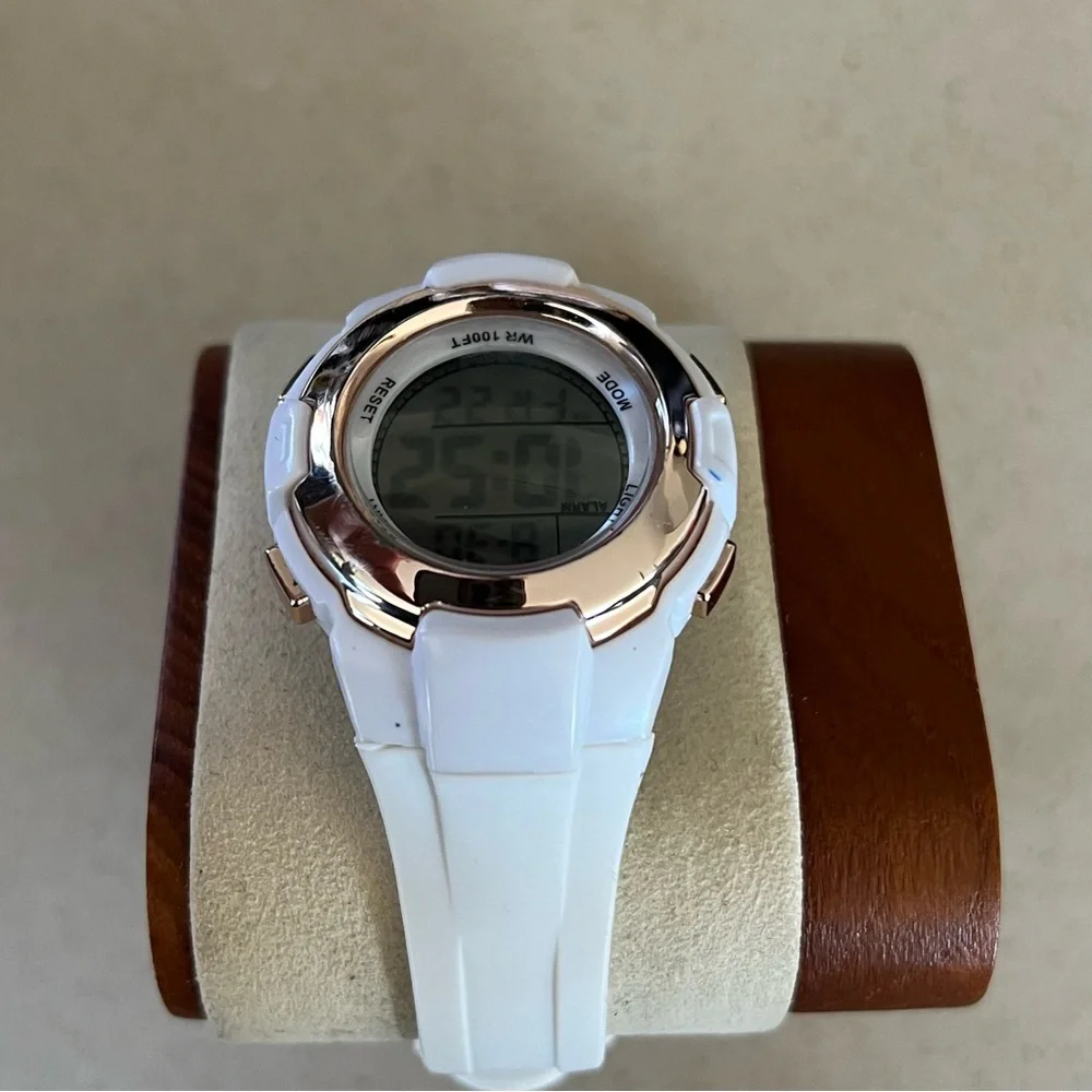 Digital Watch‎ (Gold/White)